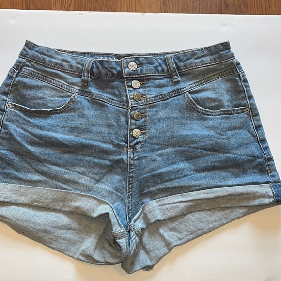 Vanilla star shorts, size 11 - Picture 1 of 11